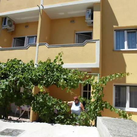 Appartamento 602 *