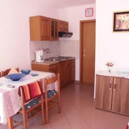 602 Apartment Lopar